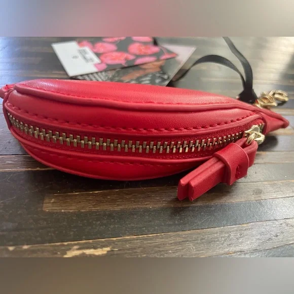 DVF Diane Von Furstenberg 👄 Lips keychain/bag charm/coin purse/lipstick holder - Picture 5 of 11